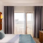 Alua Helios Bay
