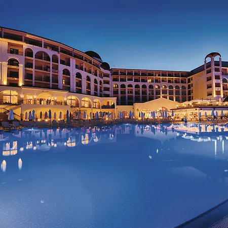 Alua Helios Bay فندق