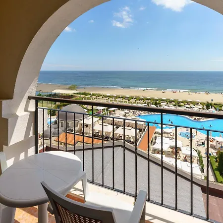 Alua Helios Bay فندق ابزور