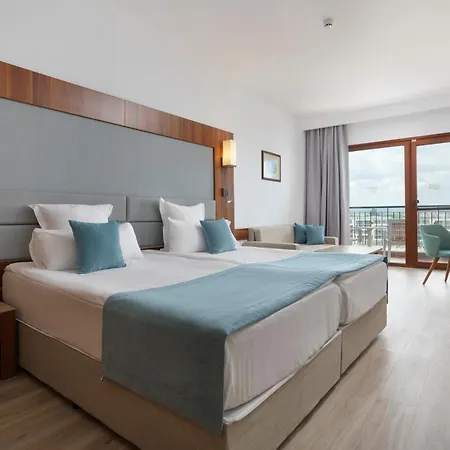 Alua Helios Bay فندق 4*