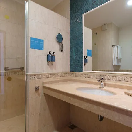 Alua Helios Bay فندق ابزور