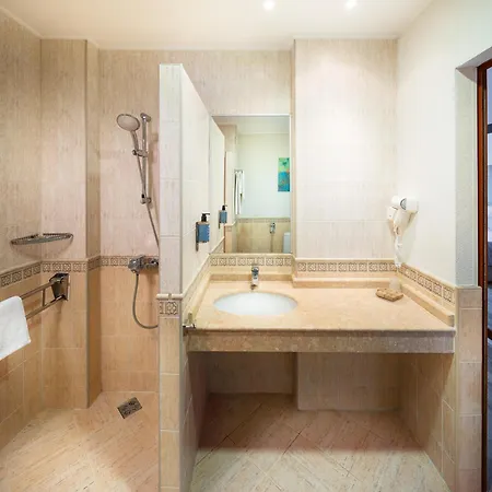 Alua Helios Bay 4* ابزور