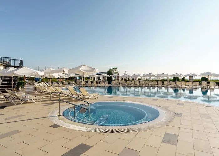Alua Helios Bay 4*