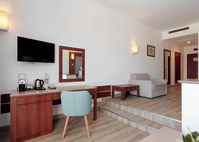 Alua Helios Bay 4*
