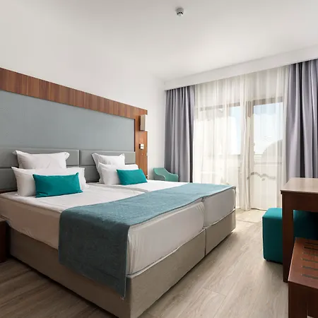 Alua Helios Bay 4*