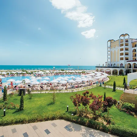 Alua Helios Bay 4*