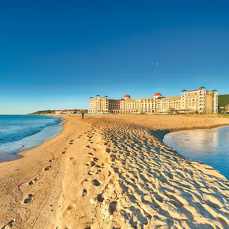 Alua Helios Bay