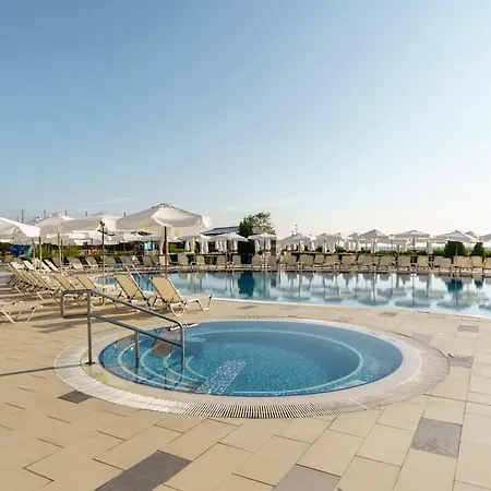 Alua Helios Bay - 4*