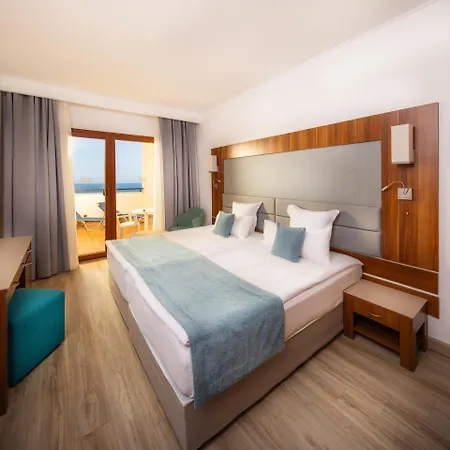 Hotel Alua Helios Bay 4*