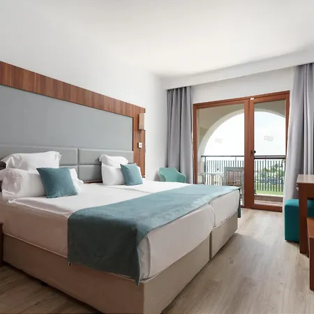 Alua Helios Bay -