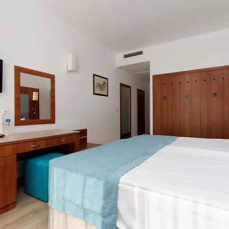 Hotel Alua Helios Bay 4*