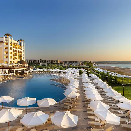 Alua Helios Bay -