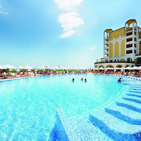 Alua Helios Bay 4* Obzor