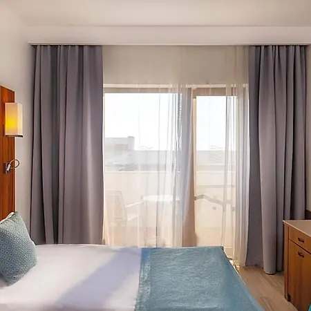 Alua Helios Bay 4* Obzor