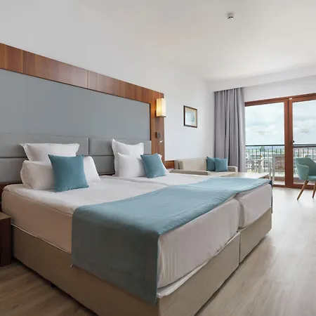 Alua Helios Bay 4* Obzor