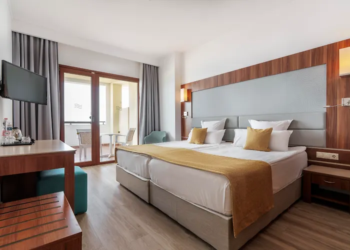 Alua Helios Bay Хотел 4*