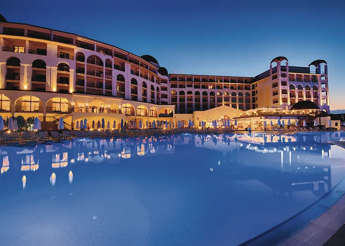 Alua Helios Bay Хотел