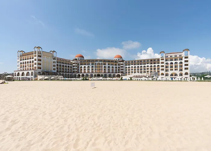 Alua Helios Bay Хотел Обзор