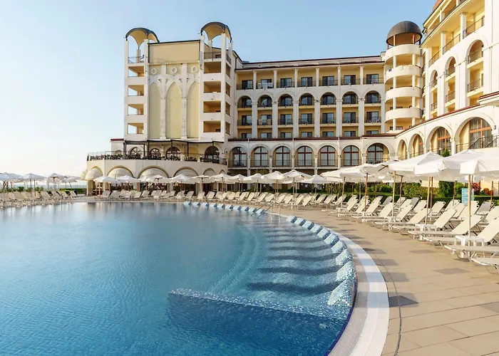 Alua Helios Bay Хотел