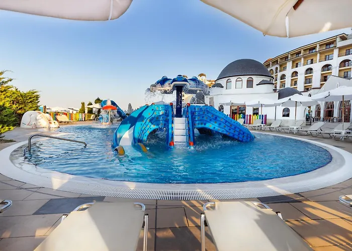 Хотел Alua Helios Bay Обзор