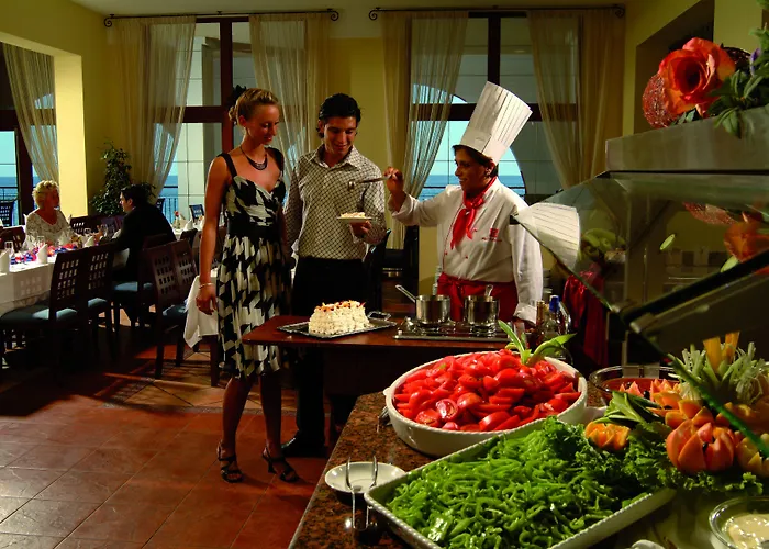 Хотел Alua Helios Bay