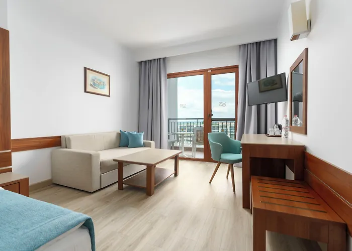 Alua Helios Bay Hotell 4*