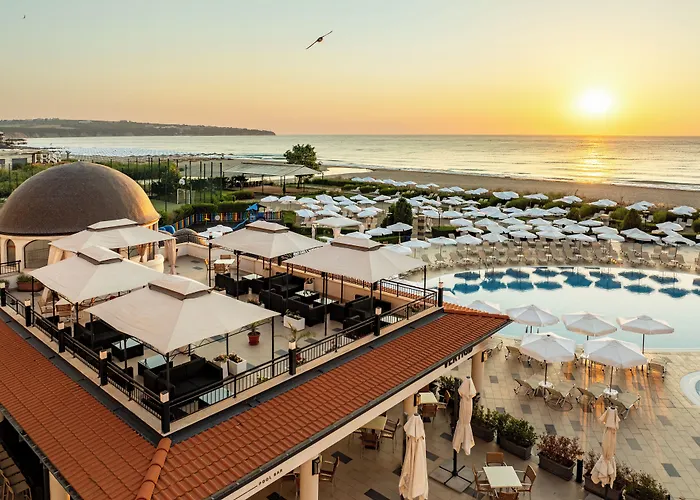 Хотел Alua Helios Bay 4*