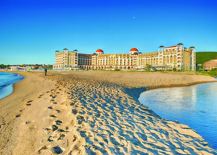 Alua Helios Bay 酒店